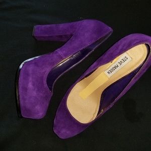 Steve Madden Suede Pumps